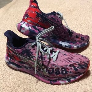 Perfect condition ASICS Noosa Tri #14!